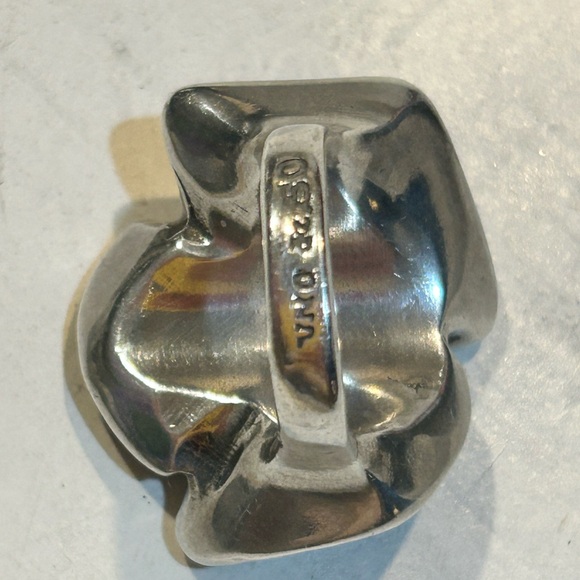 Uno de 50 Triple Smokey Gray Faceted Crystal Ring Sz 7/7.5 Silver Plated Alloy - Picture 10 of 14